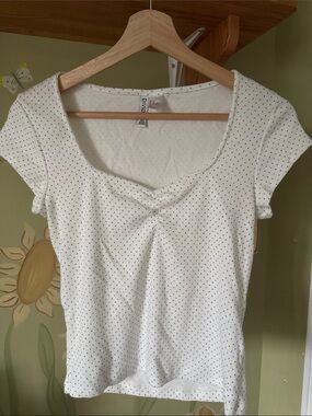 White Short Sleeve Scoop Neck Polka Dot Top